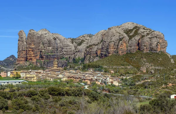 Widok Wioskę Aguero Góry Los Mallos Aragon Hiszpania — Zdjęcie stockowe