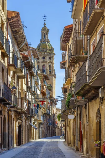 Straße Mit Kirche Puente Reina Navarre Spanien — Stockfoto