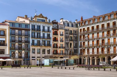 Şato Meydanı (Plaza del Castillo) Pamplona, Navarre, İspanya 'da ana meydandır.