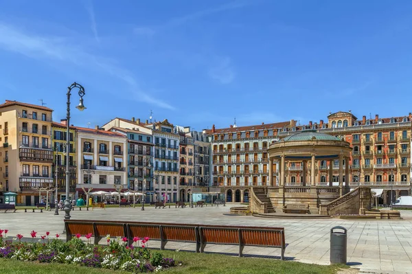 城堡广场 Plaza Del Castillo 是西班牙纳瓦拉潘普洛纳的主要广场 — 图库照片