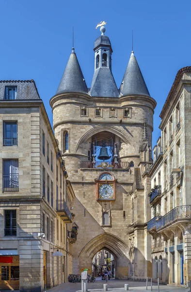 波尔多的大钟是法国波尔多市中心的钟楼和大门 — 图库照片