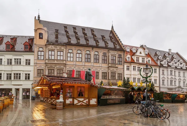 Weihnachtsmarkt Augsburg Martin Luther Platz Deutschland — Stockfoto