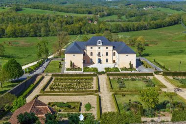 Hautefort Kalesi, Fransa Belediye binasının görünümü