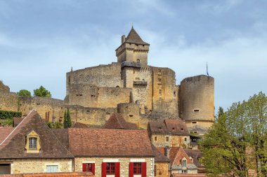 Chateau de Castelnaud Fransa 'nın güneyindeki Castelnaud-la-Chapelle komünü' nde bulunan bir ortaçağ kalesidir.