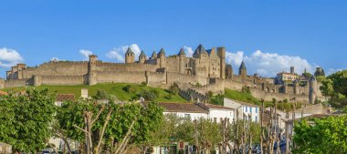 Panoramik Carcassonne kale Aude River, Fransa