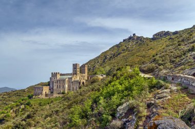 Sant Pere de Rodes, İspanya 'nın Katalonya eyaletinde yer alan bir manastır..