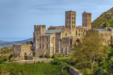 Sant Pere de Rodes, İspanya 'nın Katalonya eyaletinde yer alan bir manastır..