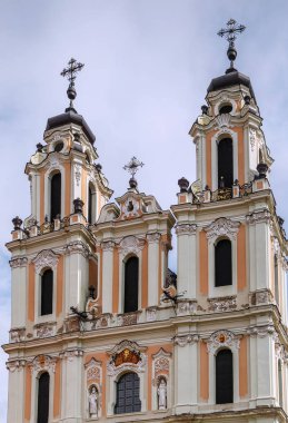 St. Catherine Kilisesi 1625 ve 1743, arasında inşa edilmiş geç Barok, Vilnius, Litvanya tarzı takip