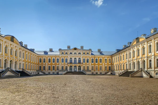 Rundale Palác Barokní Paláce Postavený Pro Dukes Kuronsko Lotyšsko Zahrada — Stock fotografie