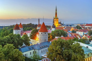 Tallinn, Estonya duvarlarının görünümünü