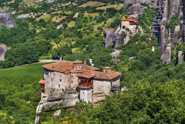 Monasteri di Rousanou e Nikolaos a Meteora, Grecia — Foto Stock