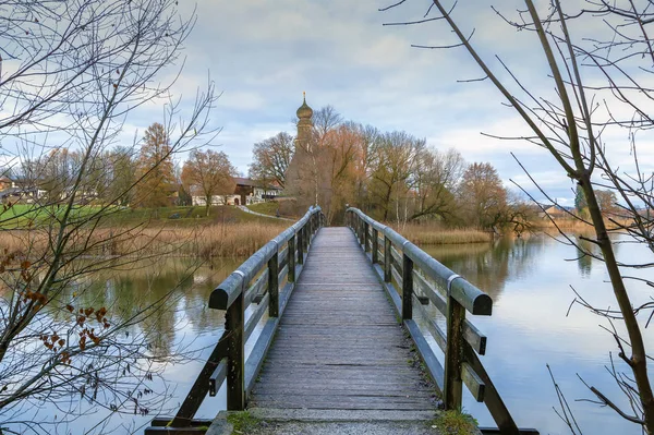 Ponte de madeira sobre o lago, Alemanha — Fotografia de Stock