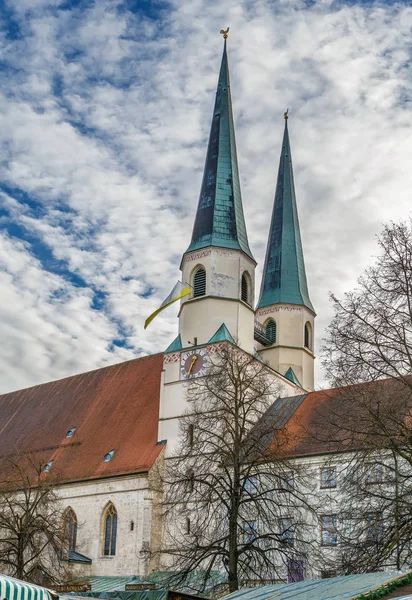 Collegiate Church, Altotting, Saksa — kuvapankkivalokuva