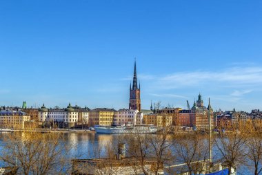 Stockholm, İsveç 'teki Sodermalm Adası' ndan Riddarholmen manzarası