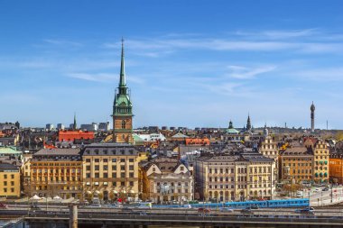İsveç, Stockholm 'deki Sodermalm Adası' ndan Gamla Stan 'in görüntüsü