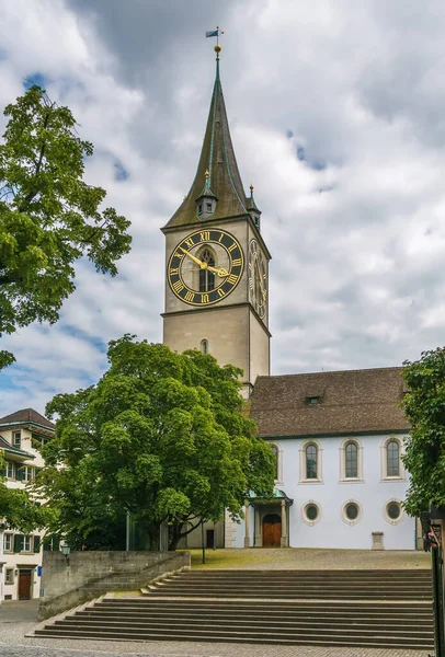 サンピエトロはスイスのチューリッヒの旧市街の4大教会の一つです — ストック写真