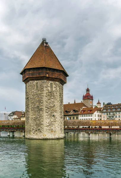 Dans Complexe Pont Kapellbrucke Comprend Wasserturm Château Eau Octogonal Lucerne — Photo