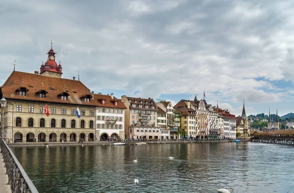 Picturesque Historical Buildings Embankment Reuss River Lucerne Switzerland — Stock Photo, Image