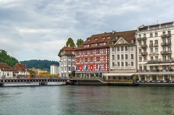 Picturesque Historical Buildings Embankment Reuss River Lucerne Switzerland — Stock Photo, Image