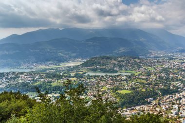 Monte San Salvatore, İsviçre 'den Lugano manzarası