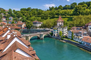 İsviçre, Bern 'deki Aare Nehri manzarası 