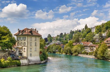 İsviçre, Bern 'deki Aare Nehri manzarası 