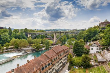 İsviçre, Bern 'deki Aare Nehri manzarası 