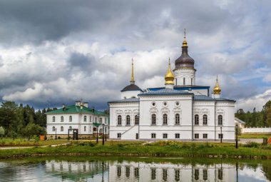 Yelizarov Manastırı 1447 yılında Pskov, Rusya 'nın kuzeyinde bir manastır olarak kuruldu.