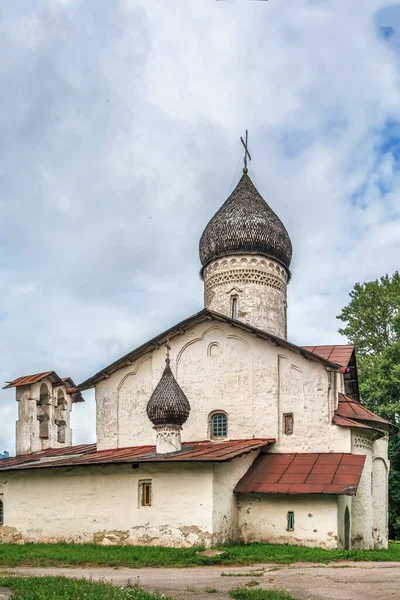 昇天教会は1550年から1600年にかけてロシアのプスコフに建設された — ストック写真