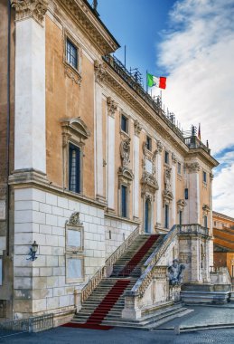 Senatörler Sarayı (Palazzo Senatorio) - Roma 'nın başkenti Capitol Hill' deki Piazza del Campidoglio 'da bulunan saray, 1541-1605 yılları arasında inşa edilmiştir.