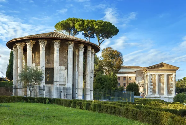 ヘラクレスの神殿ビクター ヘラクレスの勝者 イタリアのローマのティバーに近いフォーラム バリウムのエリアに位置する古代の事務所です — ストック写真