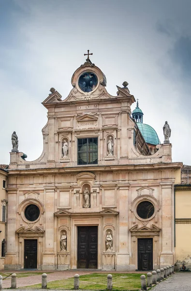 圣乔凡尼福音派是帕尔马的一座教堂 教堂的大理石立面是由Simone Moschino在1604年以巴洛克风格设计的 — 图库照片