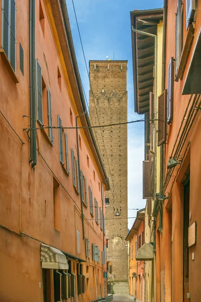 Rua Centro Histórico Bolonha Itália Com Vista Para Torre Prendiparte — Fotografia de Stock