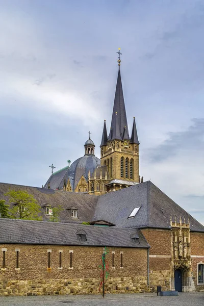 Pohled Kašenskou Katedrálu Vstup Katedrály Cáchách Německo — Stock fotografie