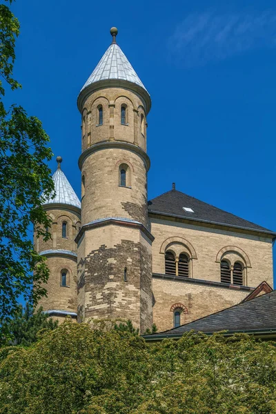 파탈리 Church Pantaleon 쾰른에 로마네스크 교회이다 — 스톡 사진