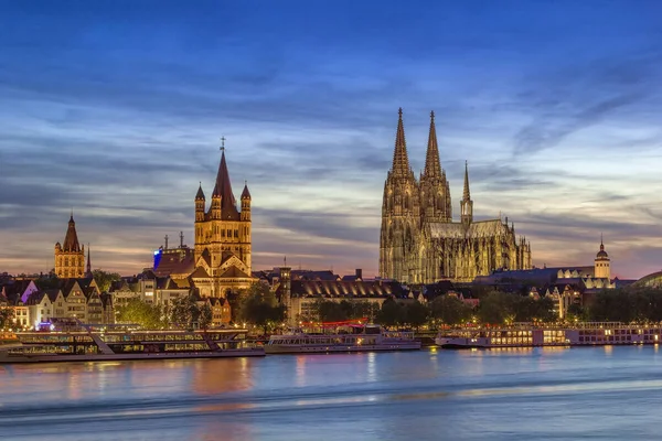 Akşamları Ren Nehri Nden Köln Tarihi Merkezi Almanya — Stok fotoğraf