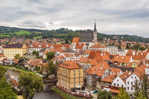 チェコ共和国の城の丘からのチェスキー クルムロフの眺め — ストック写真