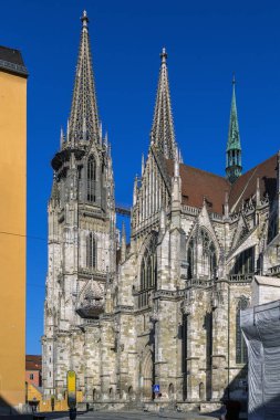 St. Peter 's Regensburg Katedrali, Almanya' nın saf Alman Gotik 'ine bir örnektir..