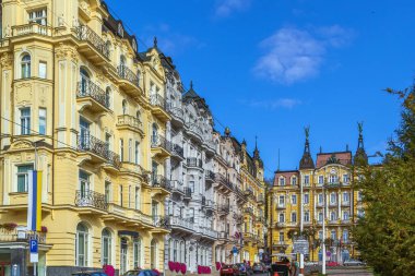 Marianske Lazne şehir merkezinde sokak, Çek Cumhuriyeti