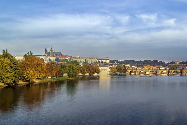 Çek Cumhuriyeti Lejyon Köprüsü Nden Prag Kalesi Manzarası — Stok fotoğraf
