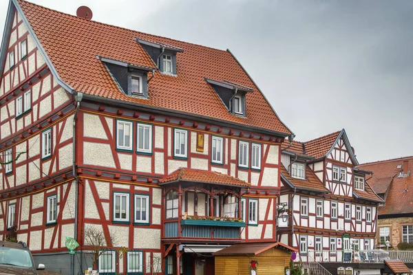 德国施利茨市历史上半木制房屋的街道 — 图库照片