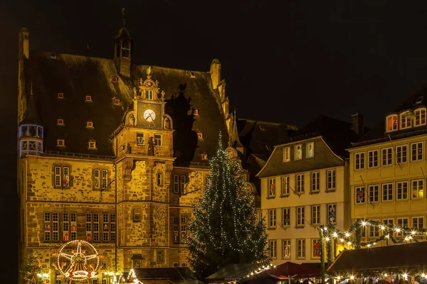 Akşam Eski Belediye Binasının Önündeki Noel Pazarında Marburg Almanya — Stok fotoğraf