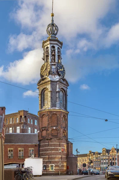 蒙托伦 Munttoren 是荷兰阿姆斯特丹的一座塔楼 — 图库照片