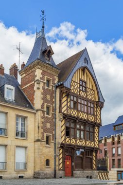 Amiens, Fransa 'daki Katedral Meydanı' ndaki tarihi evler