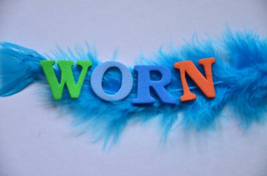 Beyaz arkaplanda sözcük tüyleri