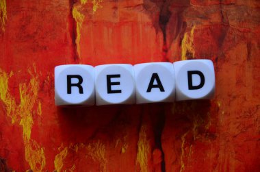 tahta küplere yazılmış metni oku