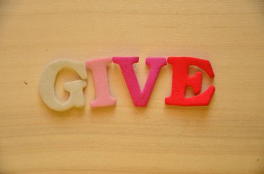 Beyaz arka planda yardım sözcüğü