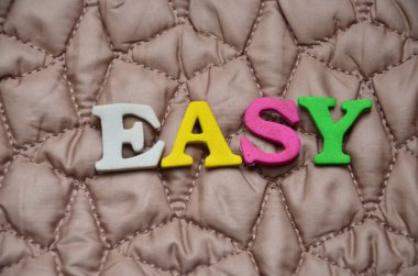 Kelime kolay ve renkli harfler