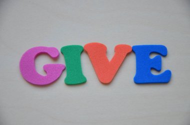 Beyaz arkaplanda sözcük ver