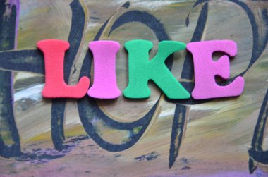 Aşk metni yazmak gibi. Hoşlandığın ya da hoşlandığın birini sevmenin bir göstergesi olarak iş konsepti..